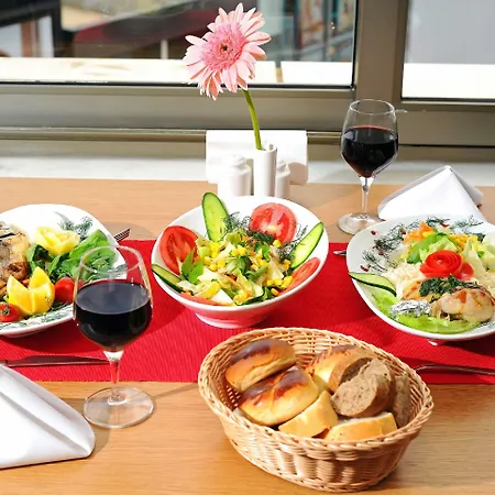 Delta & Old Hotel 3*