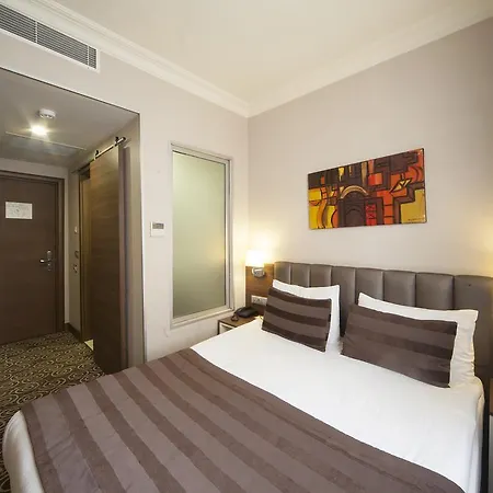 Delta & Old Hotel 3*