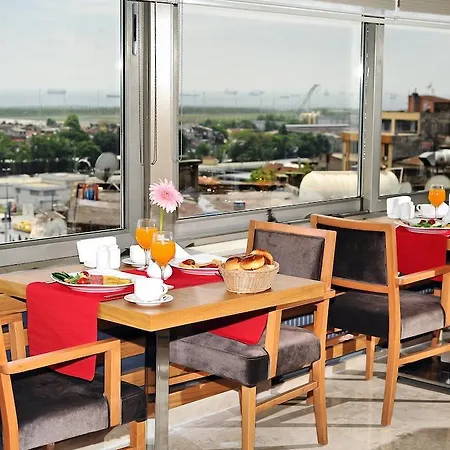 Delta & Old Hotel 3*