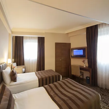 Delta & Old Стамбул