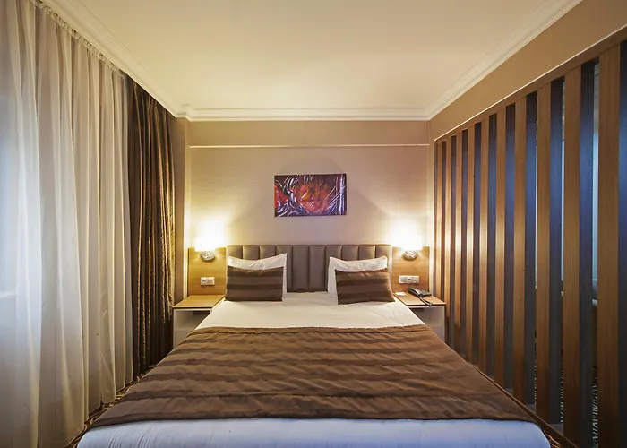 Delta & Old فندق