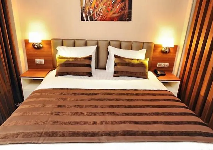 فندق Delta & Old 3*