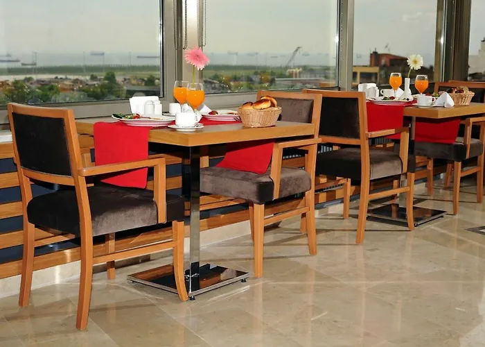 Delta & Old فندق