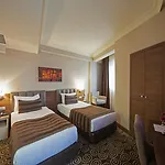 Отель Delta & Old 3*